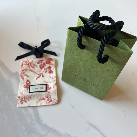 New - Authentic Gucci pouch with gift box - Picture 3 of 3
